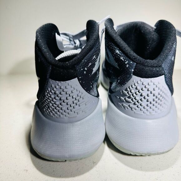 Nike KD Trey 5 III PRM, 749379-001, Gray, Mens Basketball Shoes, Size 12 - Picture 5 of 7